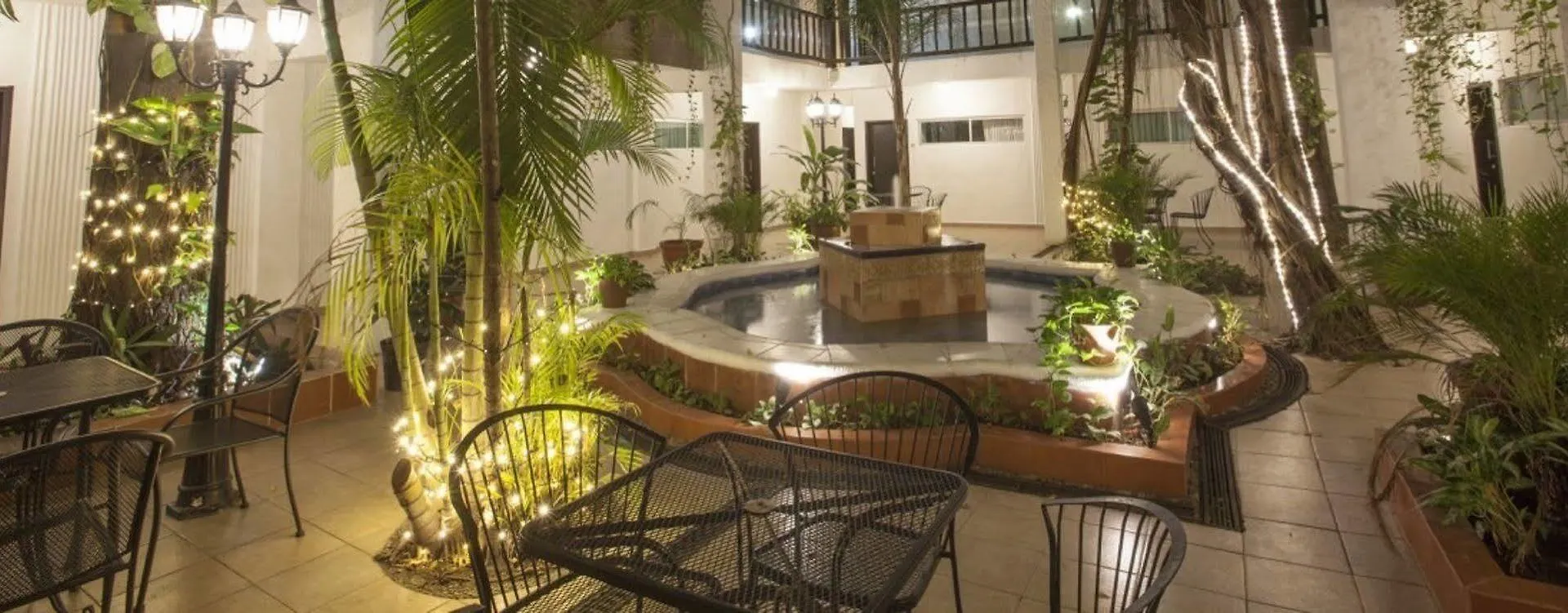 Grand Hotel Colonial Cancún 3*,