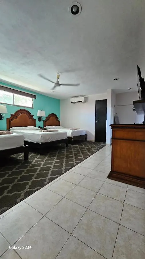 ***  Grand Hotel Colonial Cancún México